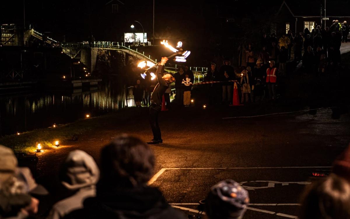 Eldshow inför publik