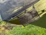 Hammockficka i myggnätsmesh Hammockficka i myggnätsmesh upphängd under hängmattan