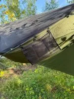 Hammockficka underifrån Hammockfickan sedd underifrån, hängande i hängmattan