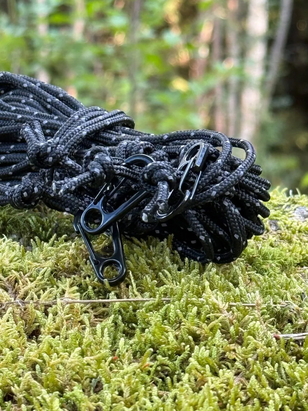 Närbild på de små krokarna på ridgeline