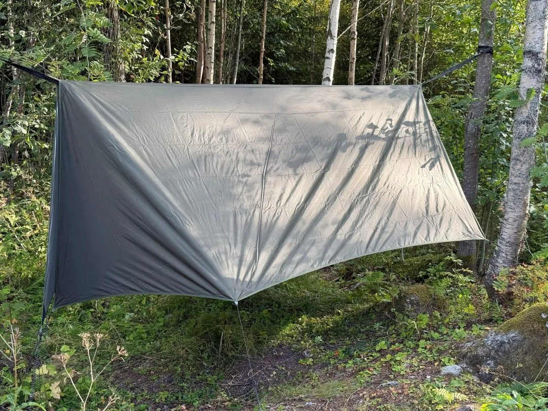 Vintertarp brett uppspänd med maximal täckyta