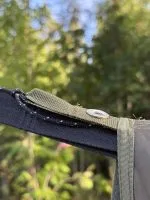 Vintertarp – ögla för ridgeline Närbild på ögla och kantförstärkning för ridgeline